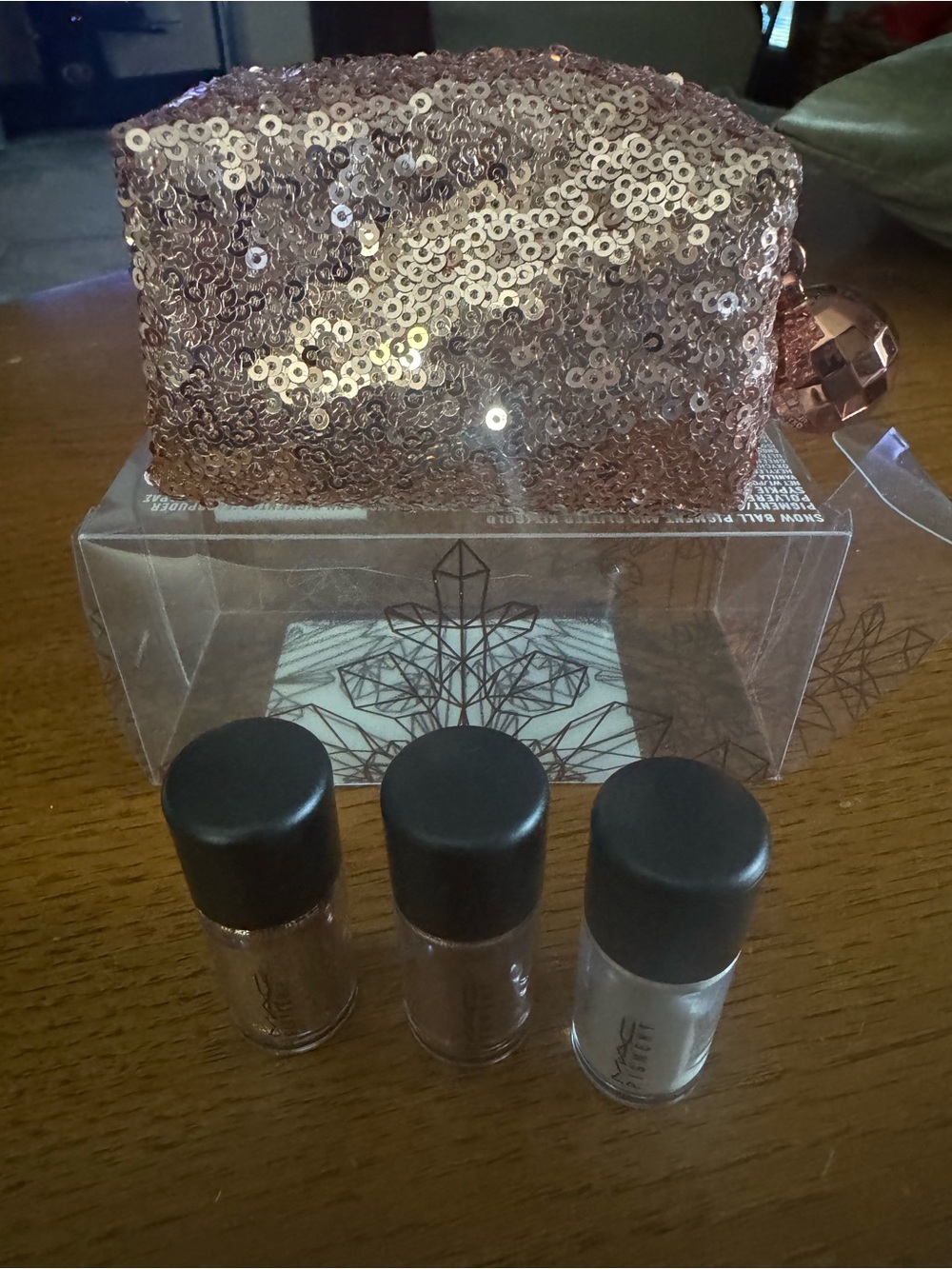NWT MAC Cosmetics Snowball Pigment & Glitter - Gold Kit